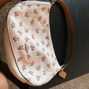 Coach floral bag only carried it once